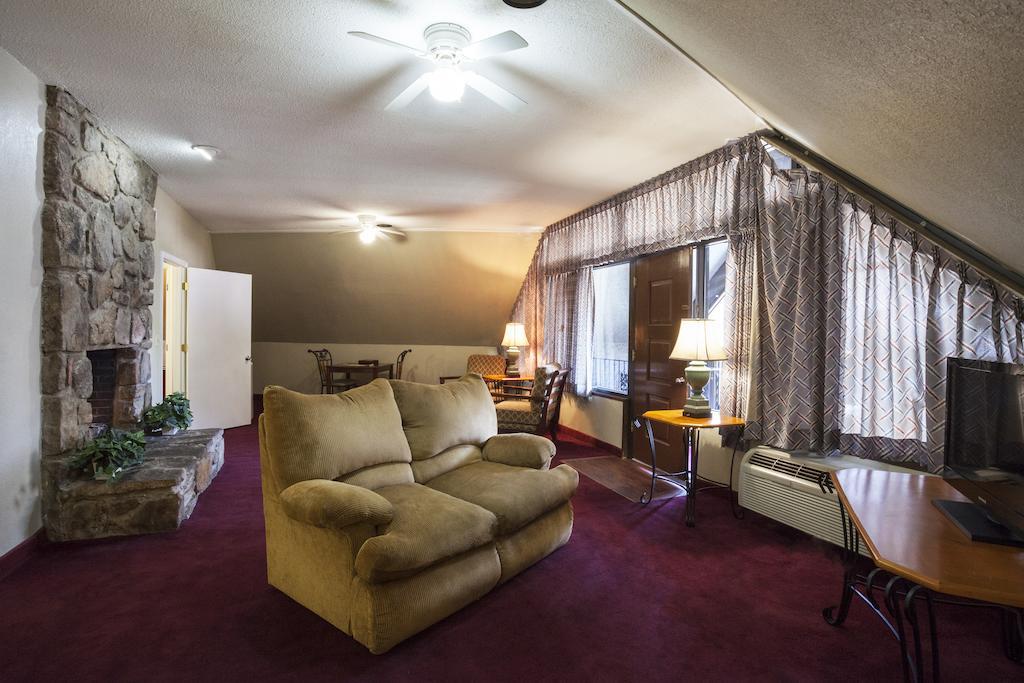 Four Seasons Motor Lodge Гатлинбург Номер фото