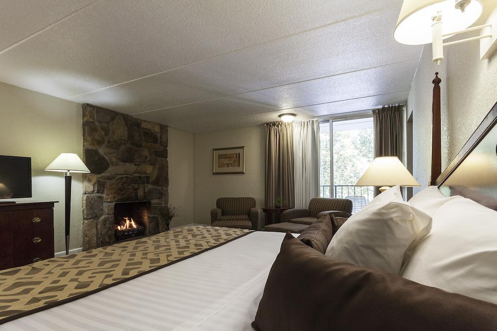Four Seasons Motor Lodge Гатлинбург Номер фото