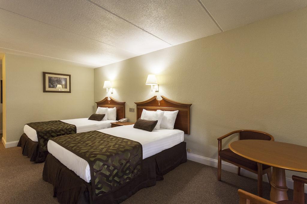 Four Seasons Motor Lodge Гатлинбург Номер фото
