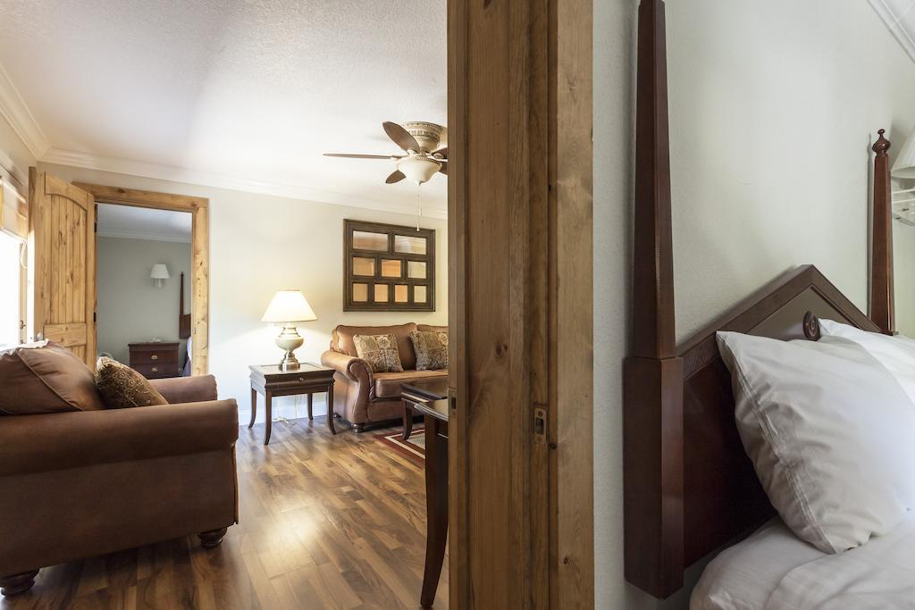 Four Seasons Motor Lodge Гатлинбург Номер фото