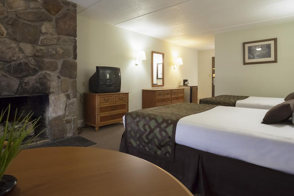 Four Seasons Motor Lodge Гатлинбург Номер фото
