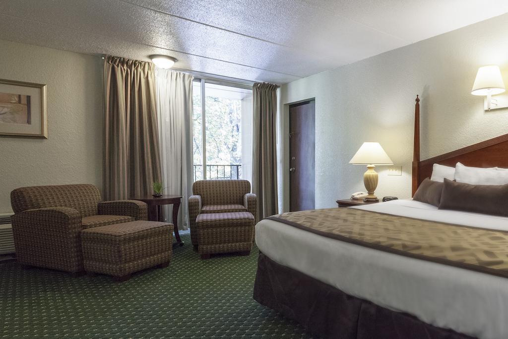 Four Seasons Motor Lodge Гатлинбург Экстерьер фото
